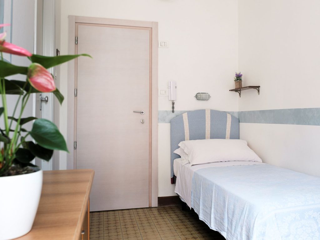 Immagine - "Single Room"