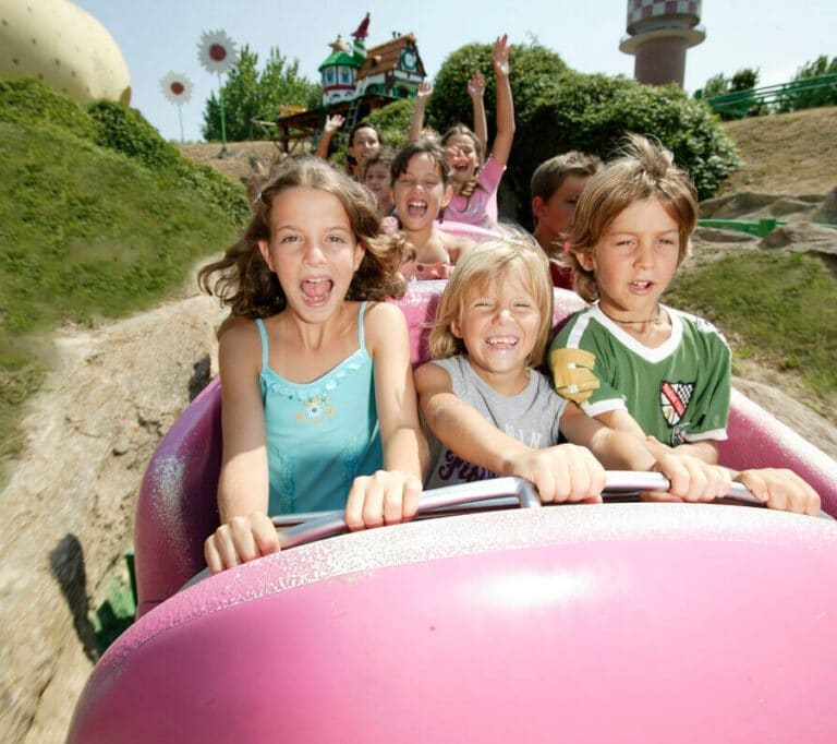 Immagine principale della sezione Intro dal titolo "Tanti parchi divertimento"