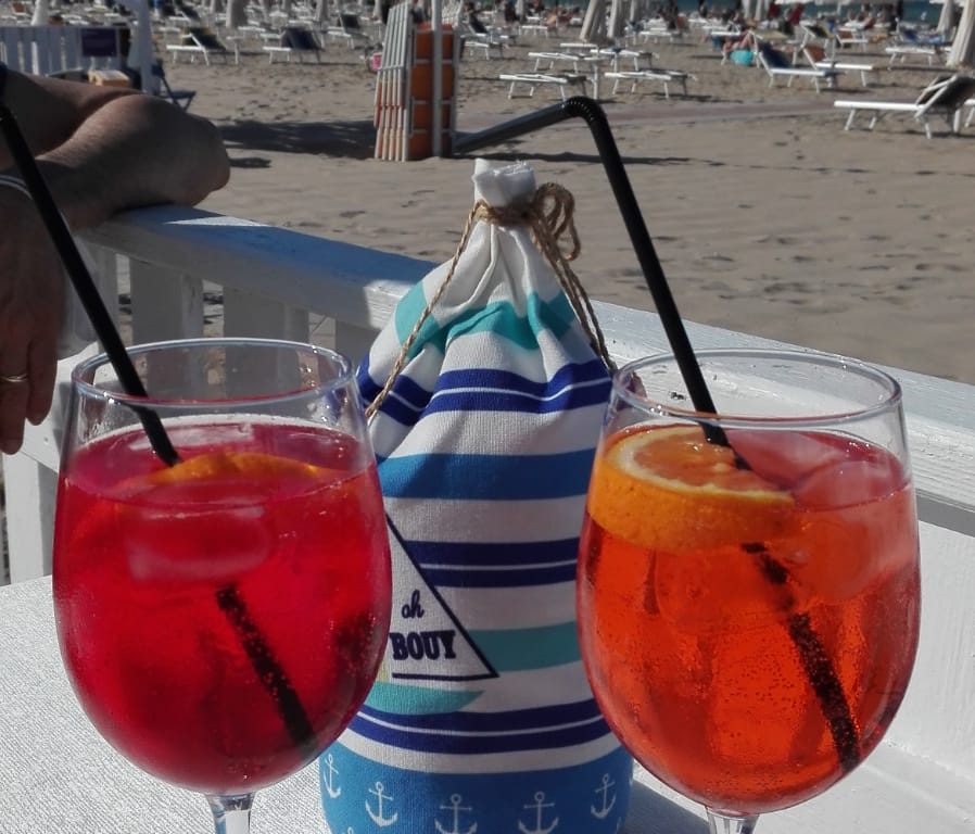 Immagine - "Beach services"