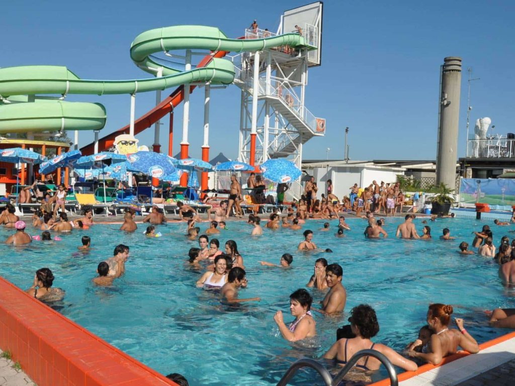 Immagine - "Lots of fun at Beach Village"