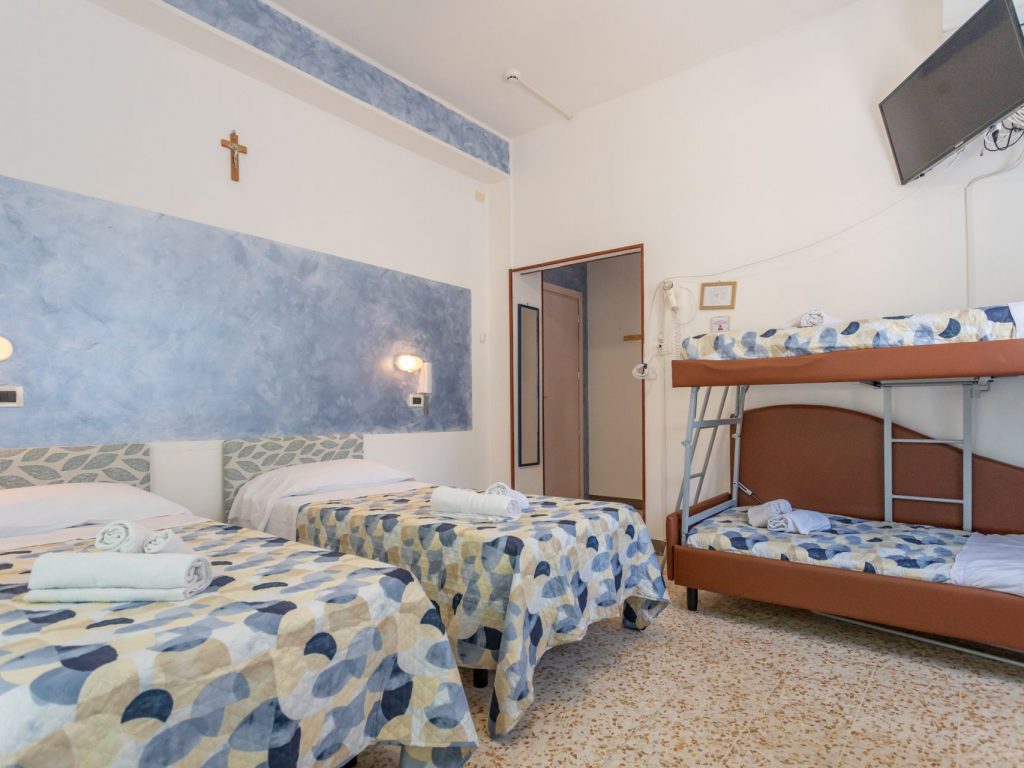 Immagine - "Family Rooms"